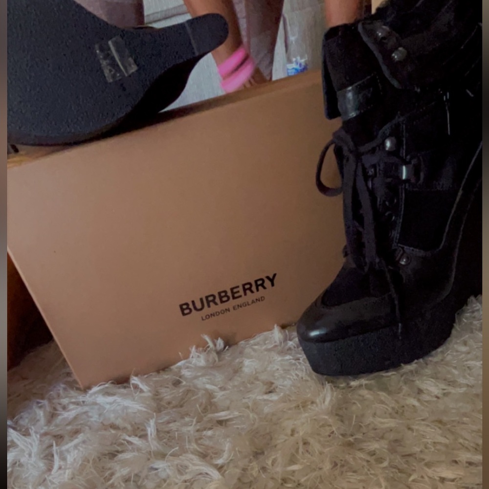 Burberry new come with box